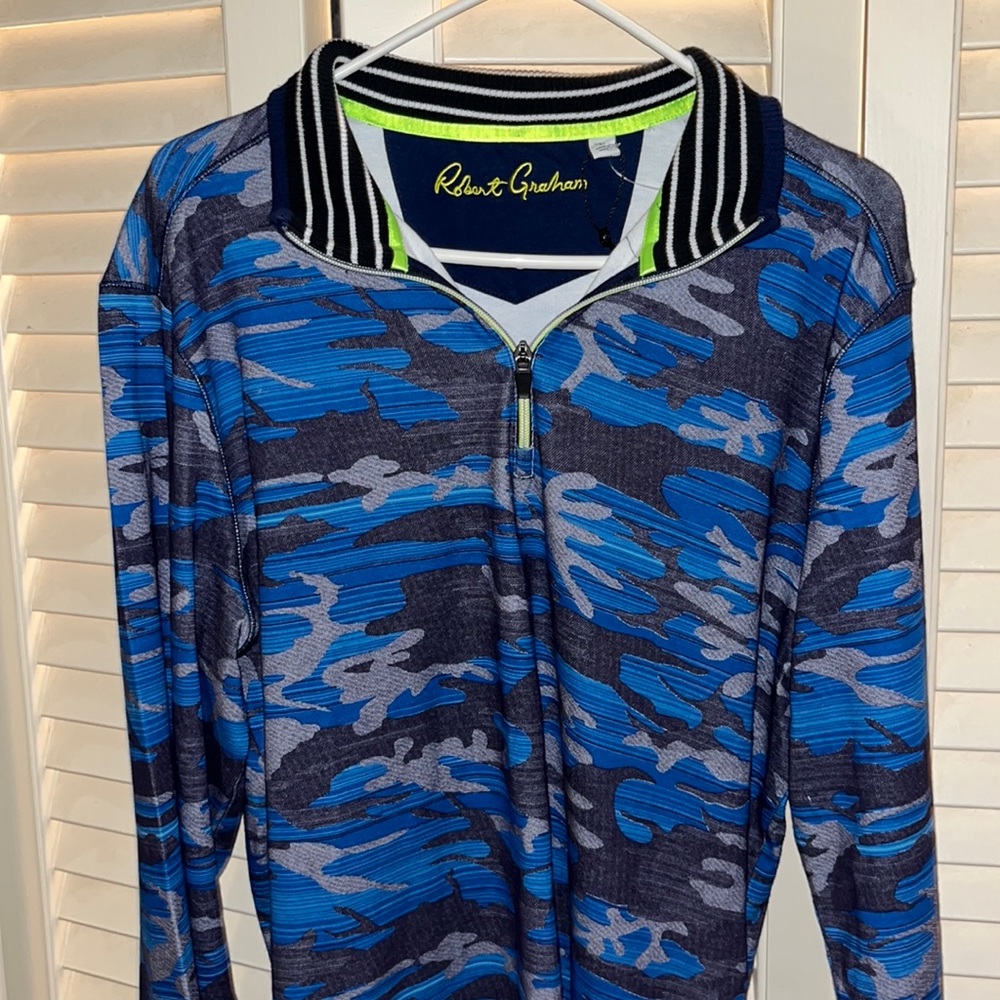 Robert Graham stylish lightweight sweater.